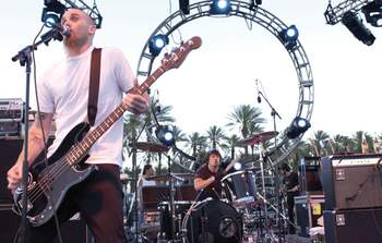 Csm Dave Grohl Mit Nick Olivieri Coachella Festival Gettyimages 2b5c024221