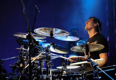 Schlagzeuger Thomas Lang ist dafür bekannt, Riffs und Grooves an bekannte Song-Originale anzulehnen, musikalisch aber in andere Sphären zu heben. © Getty Images 